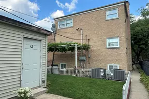 8638 Trumbull Ave, Skokie, IL 60076 - Photo 22