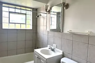 8638 Trumbull Ave, Skokie, IL 60076 - Photo 14