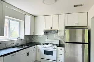 8638 Trumbull Ave, Skokie, IL 60076 - Photo 2