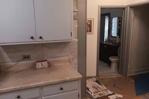 7840 S Essex Ave, Chicago, IL 60649 - Photo 12