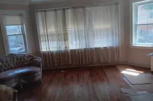 7840 S Essex Ave, Chicago, IL 60649 - Photo 4