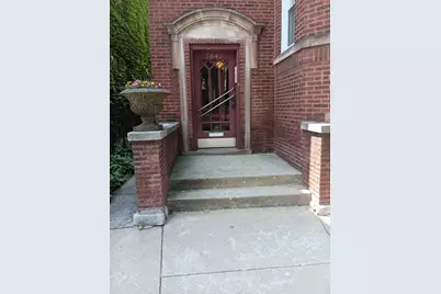 7840 S Essex Avenue, Chicago, IL 60649 - Photo 2