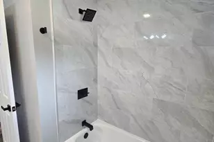 [Address not provided], Markham, IL 60428 - Photo 10