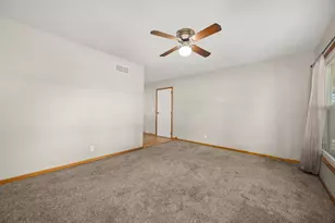 15 N Prairie St, Cortland, IL 60112 - Photo 4
