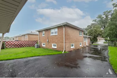 6127 W 79th Place, Burbank, IL 60459 - Photo 4