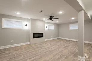6127 W 79th Pl, Burbank, IL 60459 - Photo 16