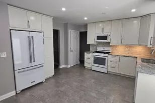 4 N Staffire Dr, Schaumburg, IL 60194 - Photo 14