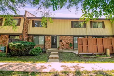 7346 Country Creek Way #8, Downers Grove, IL 60516 - Photo 1