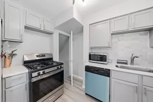 9631 S Jeffery Ave, Chicago, IL 60617 - Photo 6
