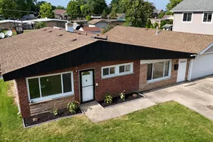 7826 W 98th Pl, Hickory Hills, IL 60457 - Photo 1