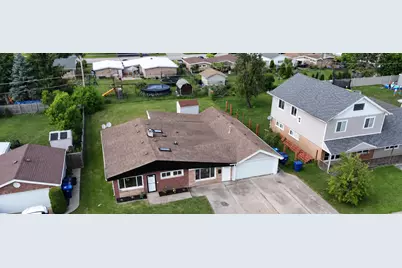 7826 W 98th Place, Hickory Hills, IL 60457 - Photo 2