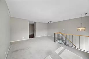 5340 Crescent Ln, Oak Forest, IL 60452 - Photo 8