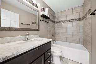 5340 Crescent Ln, Oak Forest, IL 60452 - Photo 18