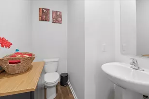 2018 Winterberry Trl, Wonder Lake, IL 60097 - Photo 10