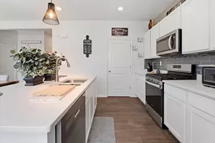 2018 Winterberry Trl, Wonder Lake, IL 60097 - Photo 8