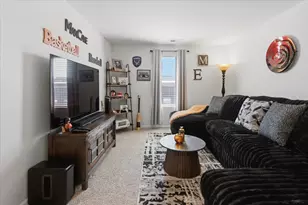 2018 Winterberry Trl, Wonder Lake, IL 60097 - Photo 12