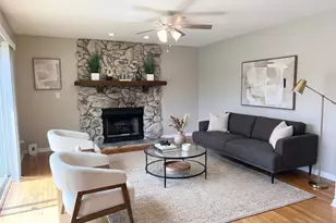 1436 Bridgedale Rd, Crystal Lake, IL 60014 - Photo 2