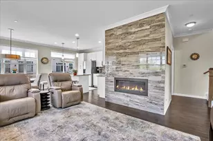 300 Lexington Ln, Rolling Meadows, IL 60008 - Photo 4