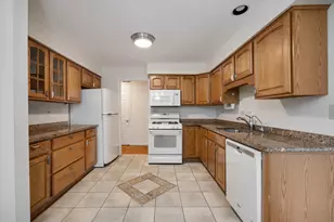 1153 S Linneman Rd, Mount Prospect, IL 60056 - Photo 6
