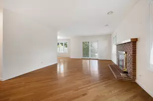 1153 S Linneman Rd, Mount Prospect, IL 60056 - Photo 4