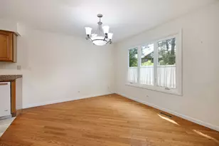 1153 S Linneman Rd, Mount Prospect, IL 60056 - Photo 10
