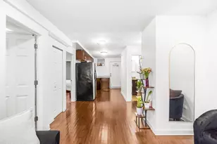 3335 W Byron St, Chicago, IL 60618 - Photo 8