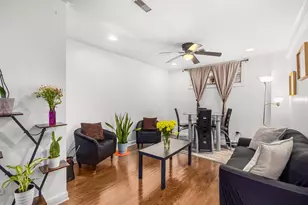 3335 W Byron St, Chicago, IL 60618 - Photo 6
