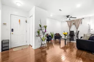3335 W Byron St, Chicago, IL 60618 - Photo 10