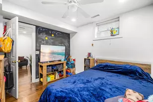 3335 W Byron St, Chicago, IL 60618 - Photo 12