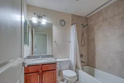 200 Concord Court, Morton Grove, IL 60053 - Photo 16
