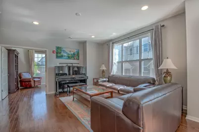 200 Concord Court, Morton Grove, IL 60053 - Photo 10
