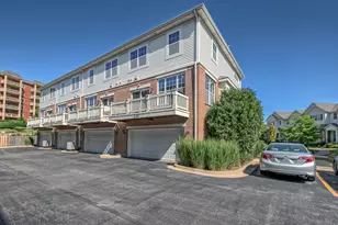 200 Concord Ct, Morton Grove, IL 60053 - Photo 22