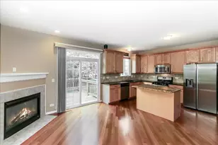 160 Neutrenton Ave, Elgin, IL 60120 - Photo 10