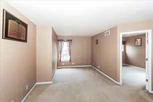 160 Neutrenton Ave, Elgin, IL 60120 - Photo 18