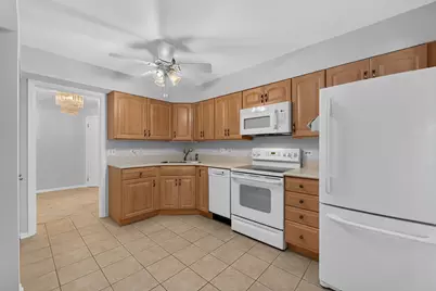 50 Lake Boulevard #635, Buffalo Grove, IL 60089 - Photo 6