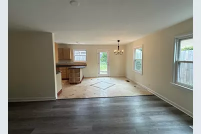 117 E Elm Street, Wheaton, IL 60189 - Photo 8