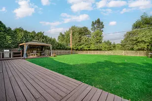 23327 N Wildwood Ln, Deerfield, IL 60015 - Photo 24