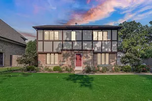 23327 N Wildwood Ln, Deerfield, IL 60015 - Photo 2