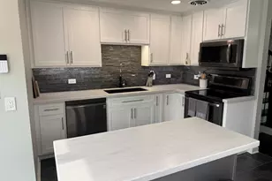 9834 S Kolmar Ave, Oak Lawn, IL 60453 - Photo 6
