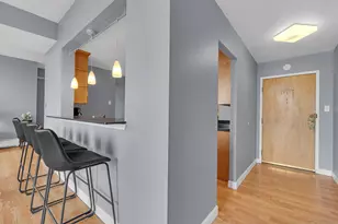 9001 Golf Rd, Des Plaines, IL 60016 - Photo 2