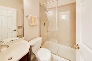 320 E 17th St, Chicago, IL 60616 - Photo 24