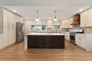 2003 E Lillian Ln, Arlington Heights, IL 60004 - Photo 10