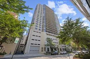 33 W Delaware Pl, Chicago, IL 60610 - Photo 2