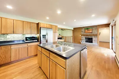 4049 Grandview Avenue, Gurnee, IL 60031 - Photo 8