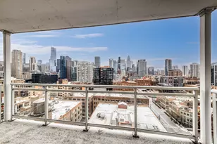 757 N Orleans St, Chicago, IL 60654 - Photo 18