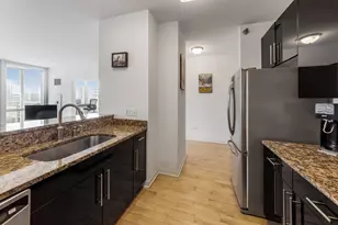757 N Orleans St, Chicago, IL 60654 - Photo 10