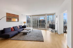 757 N Orleans St, Chicago, IL 60654 - Photo 2