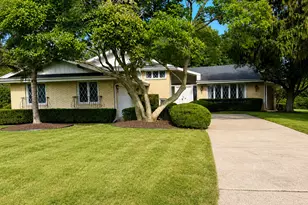 12217 S Flambeau Dr, Palos Heights, IL 60463 - Photo 1