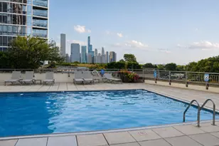 1235 S Prairie Ave, Chicago, IL 60605 - Photo 14