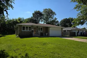 1019 Harmony Dr, Montgomery, IL 60538 - Photo 1